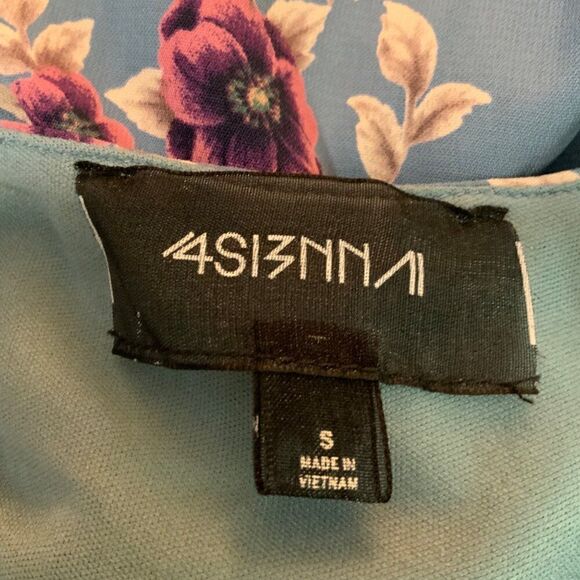 4SI3NNA Blue Pink Floral Racerback V Neck Sleeveless Cami Top Small - Picture 10 of 11